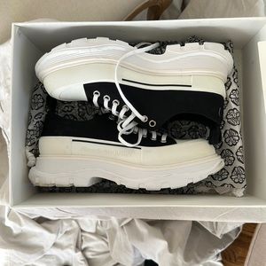Gently worn Mens Alexander McQueen "Slick Tread" Sneakers 43 US 10